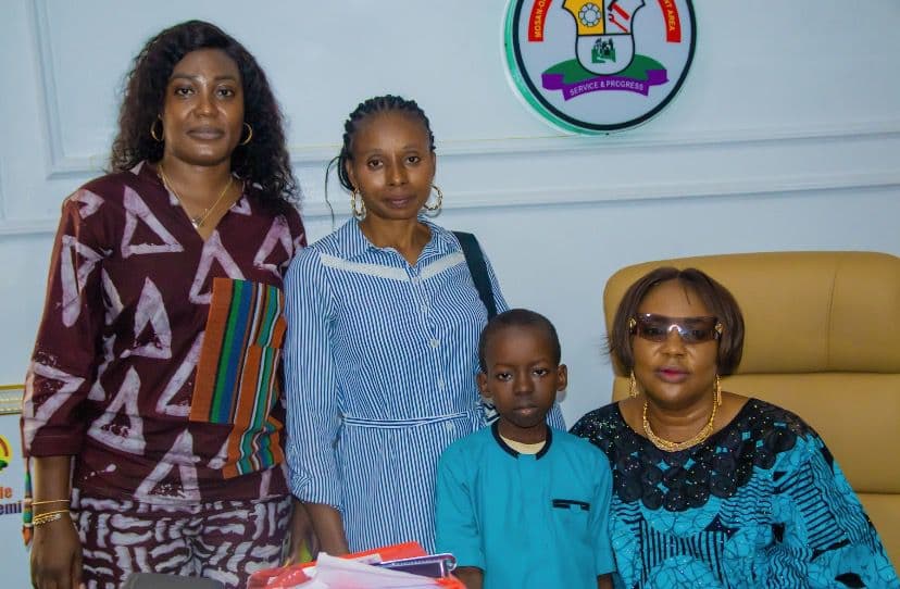 Hon. Akindele Donates N10m to 13 Year-Old Kidney Patient, Rallies Public to Raise N17m for Surgery